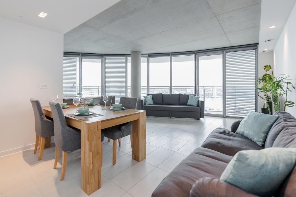 Royal Docks Penthouse Apartment London Bagian luar foto