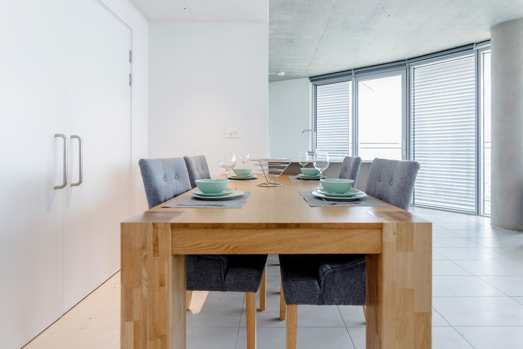 Royal Docks Penthouse Apartment London Bagian luar foto