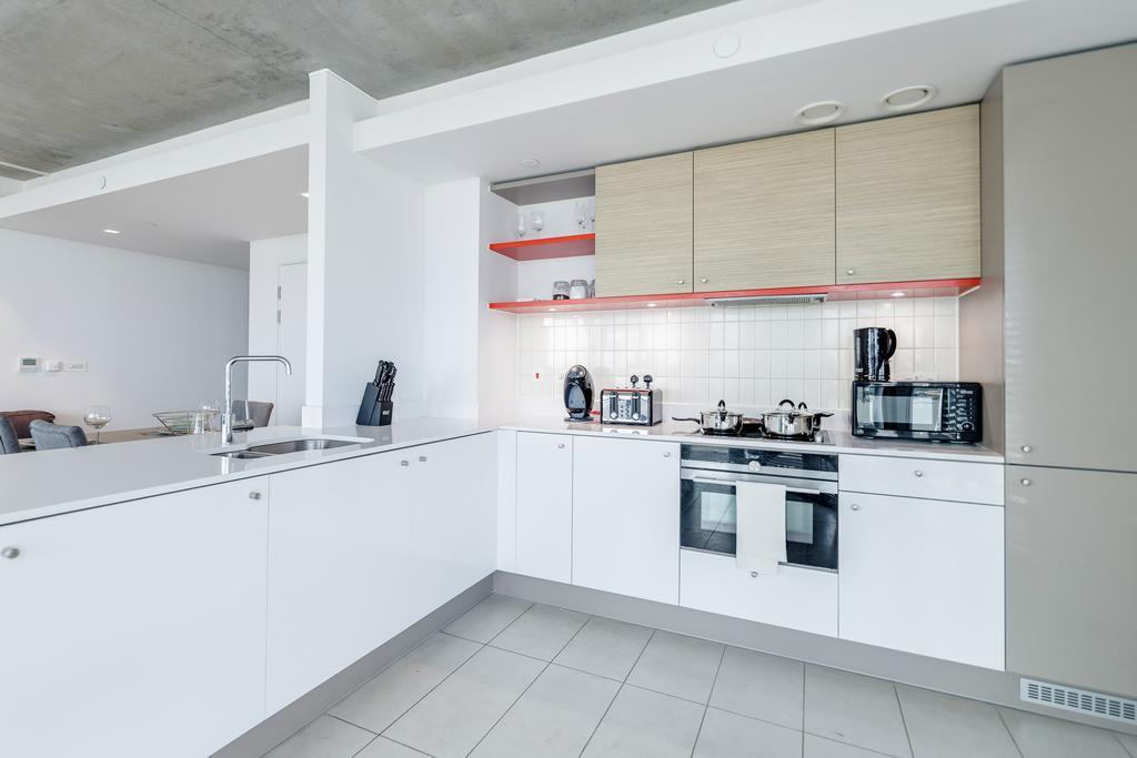 Royal Docks Penthouse Apartment London Bagian luar foto