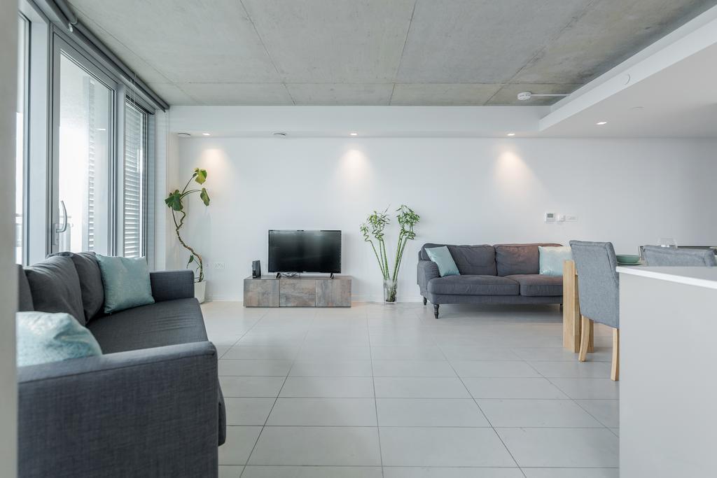 Royal Docks Penthouse Apartment London Bagian luar foto