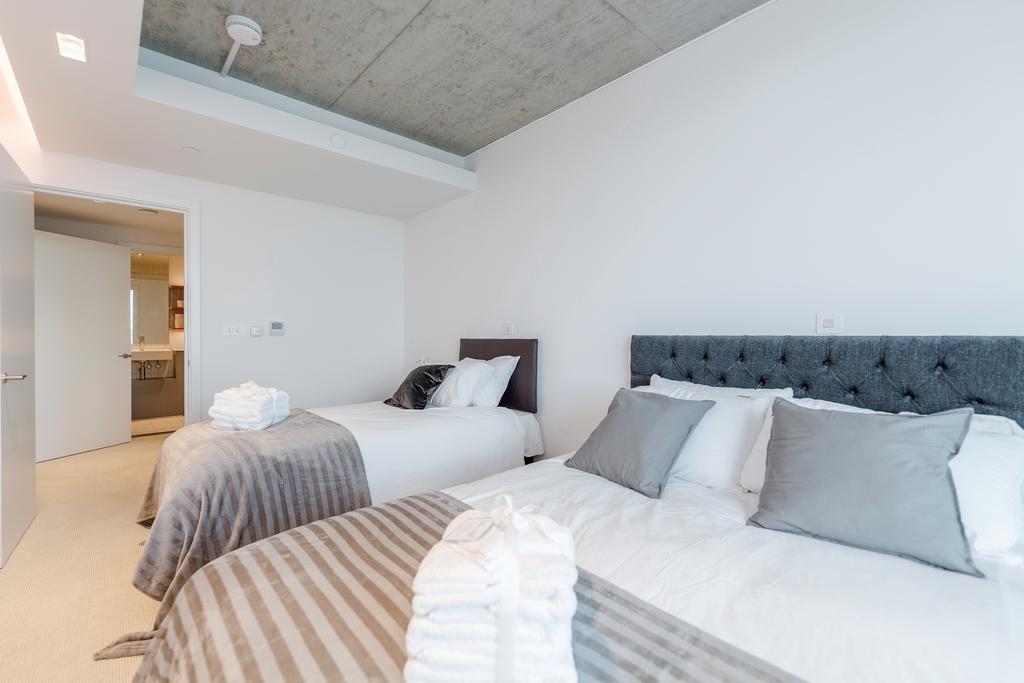 Royal Docks Penthouse Apartment London Bagian luar foto