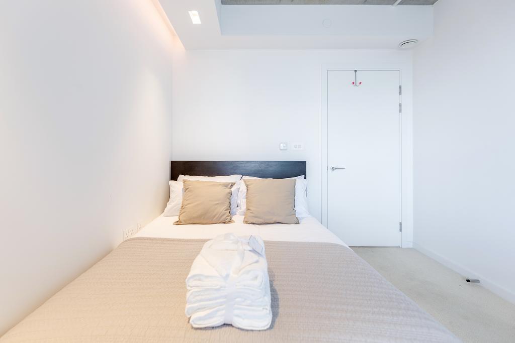 Royal Docks Penthouse Apartment London Bagian luar foto