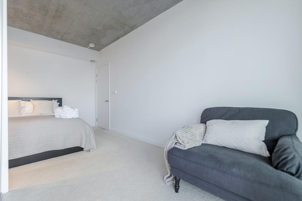 Royal Docks Penthouse Apartment London Bagian luar foto