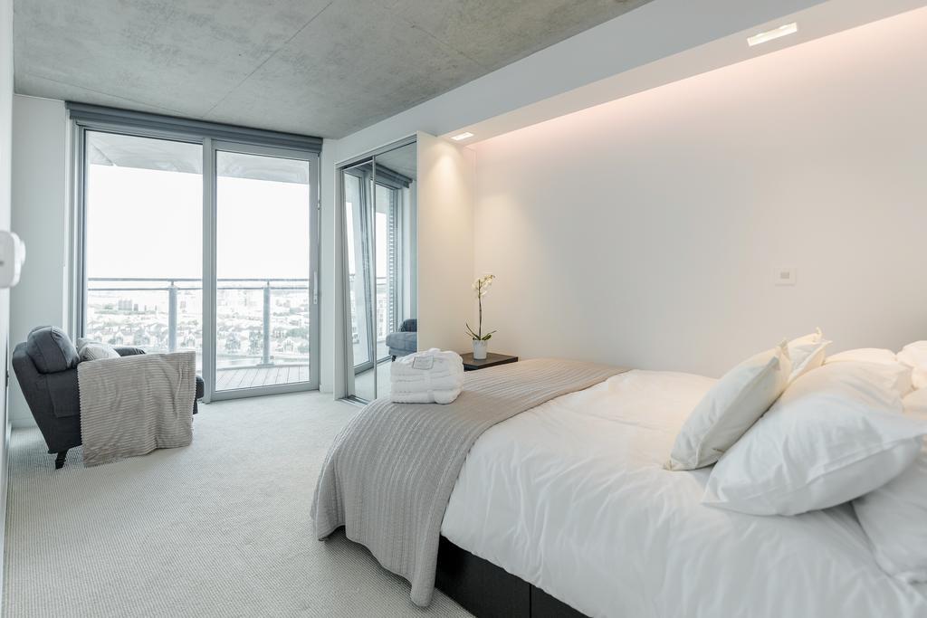 Royal Docks Penthouse Apartment London Bagian luar foto