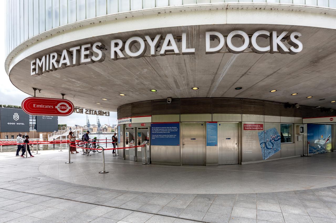Royal Docks Penthouse Apartment London Bagian luar foto