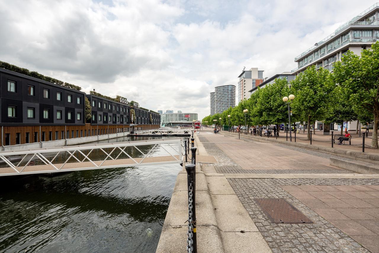 Royal Docks Penthouse Apartment London Bagian luar foto
