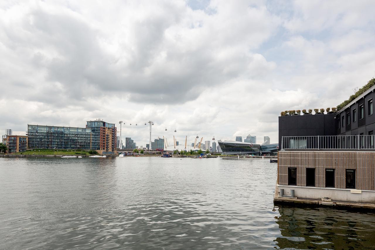 Royal Docks Penthouse Apartment London Bagian luar foto