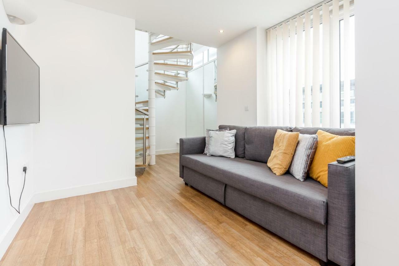 Royal Docks Penthouse Apartment London Bagian luar foto