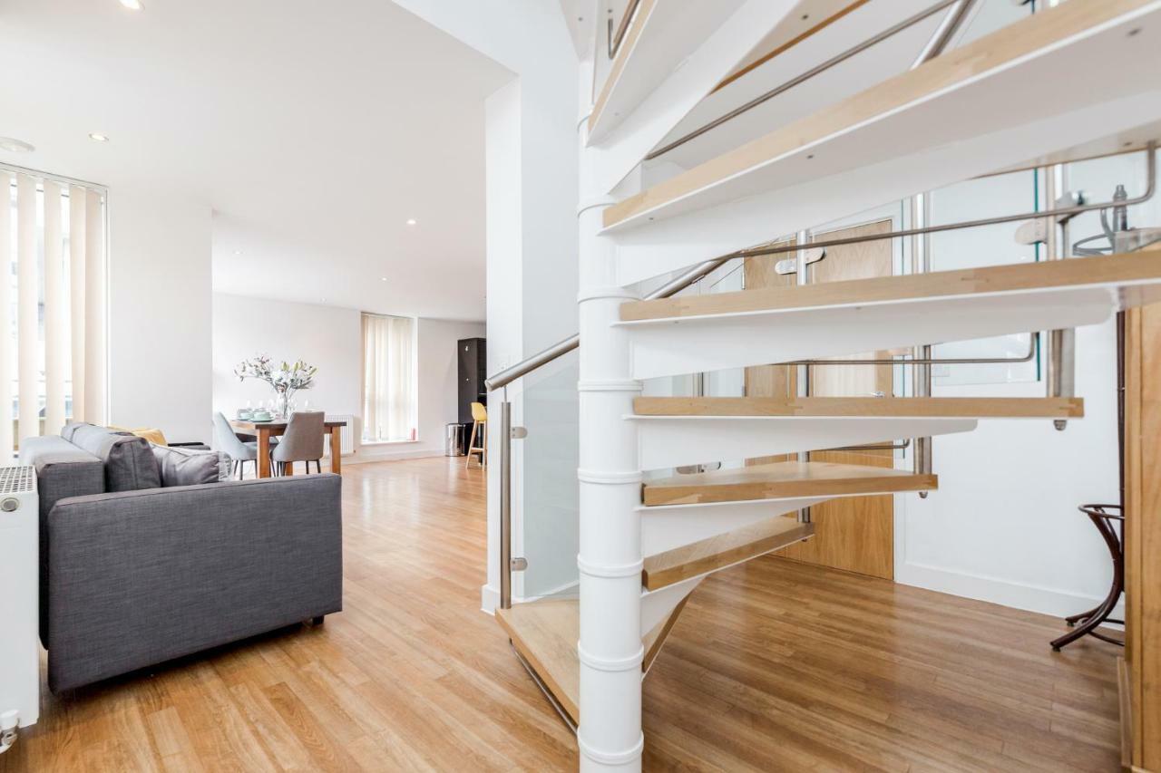 Royal Docks Penthouse Apartment London Bagian luar foto