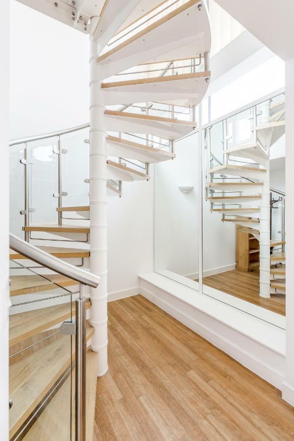 Royal Docks Penthouse Apartment London Bagian luar foto