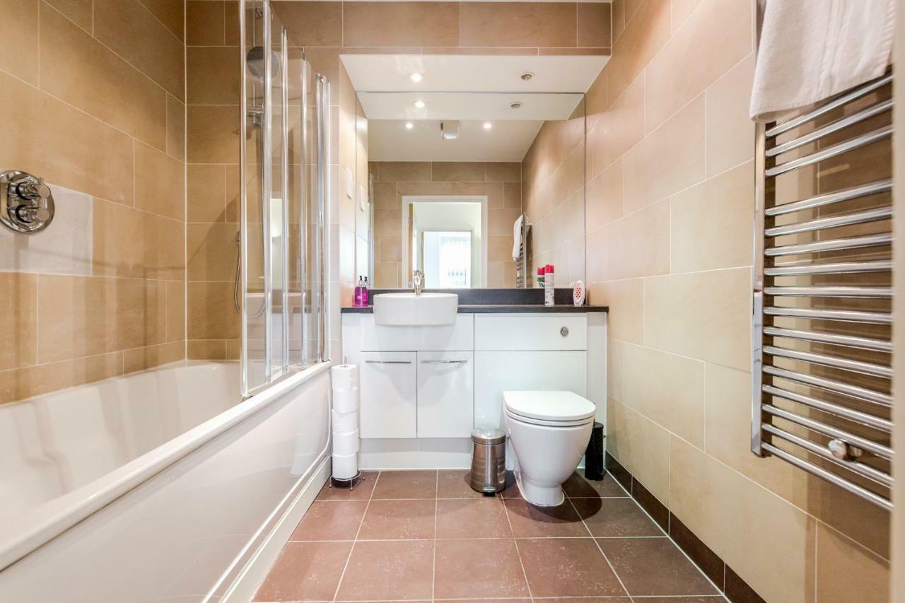 Royal Docks Penthouse Apartment London Bagian luar foto