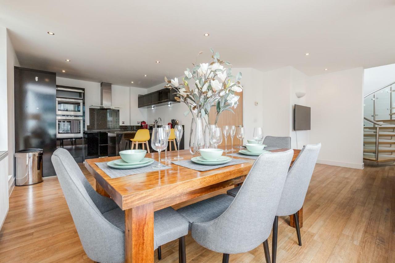 Royal Docks Penthouse Apartment London Bagian luar foto