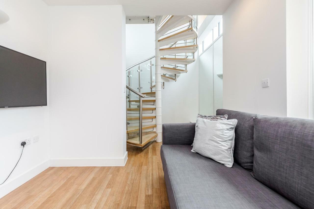 Royal Docks Penthouse Apartment London Bagian luar foto
