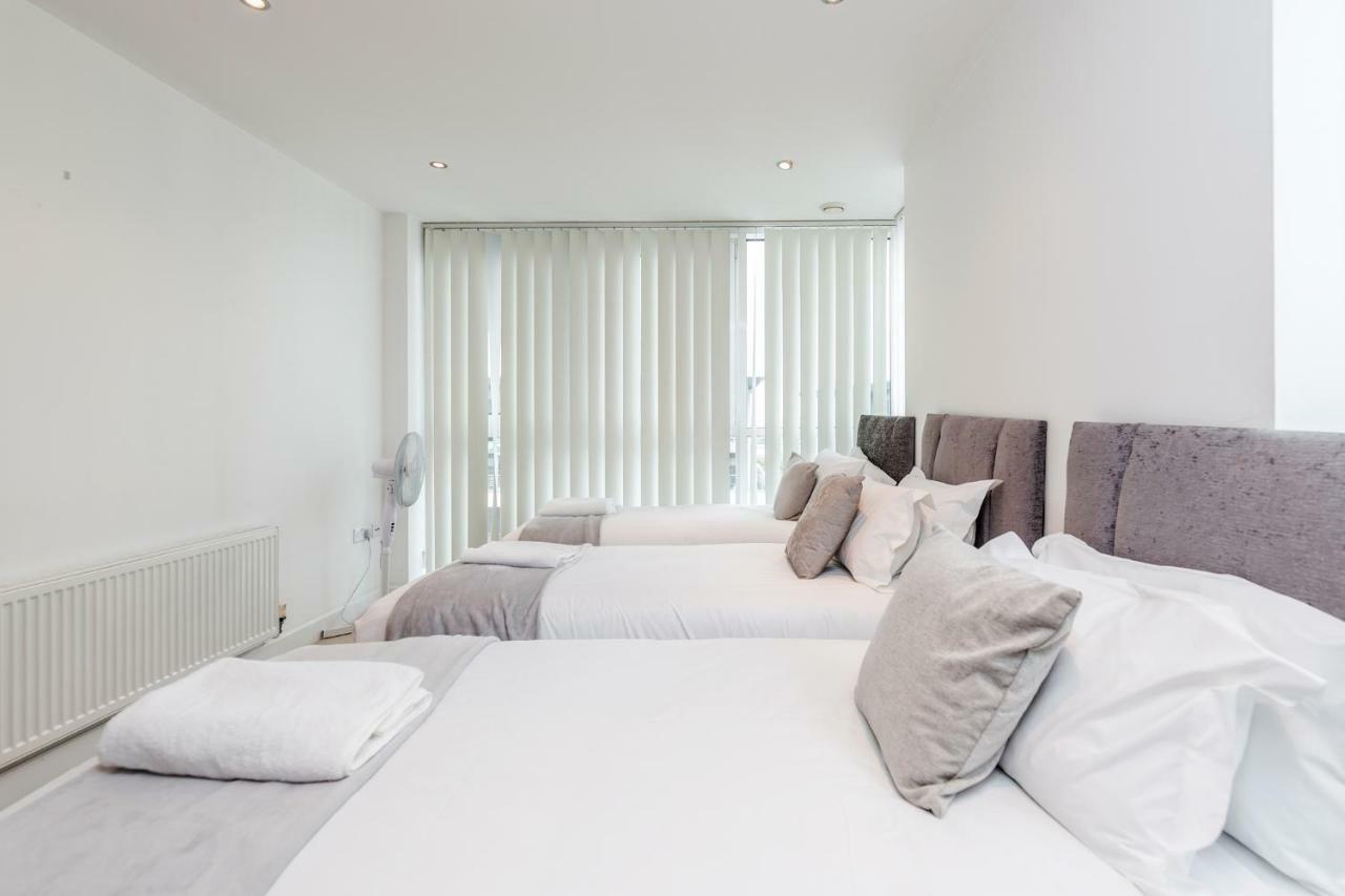 Royal Docks Penthouse Apartment London Bagian luar foto
